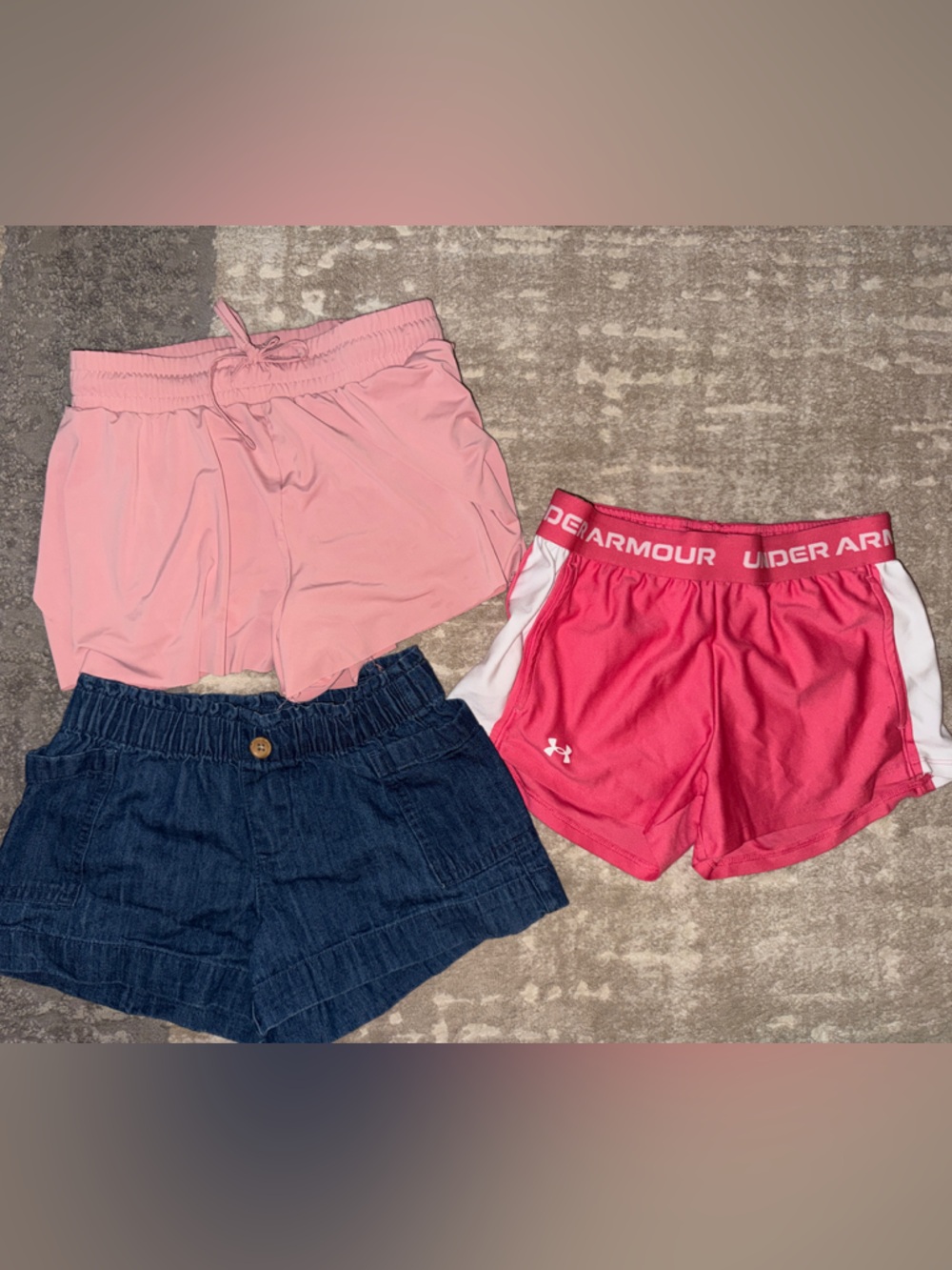 Lot of 3 girls pull on shorts